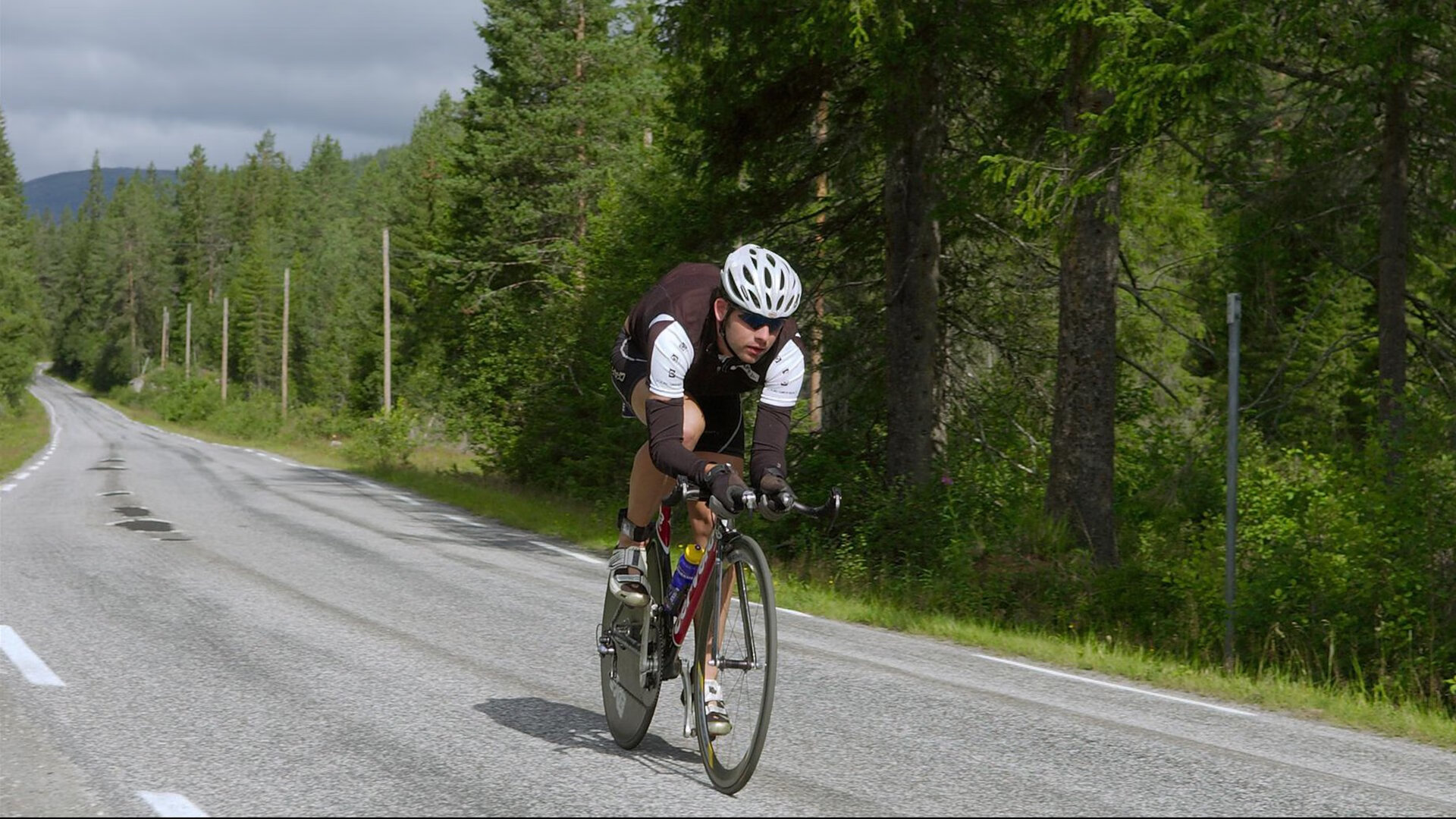 铁卫封喉!金玟哉一锤定音,奥地利逆转乌拉圭书写战术教科书